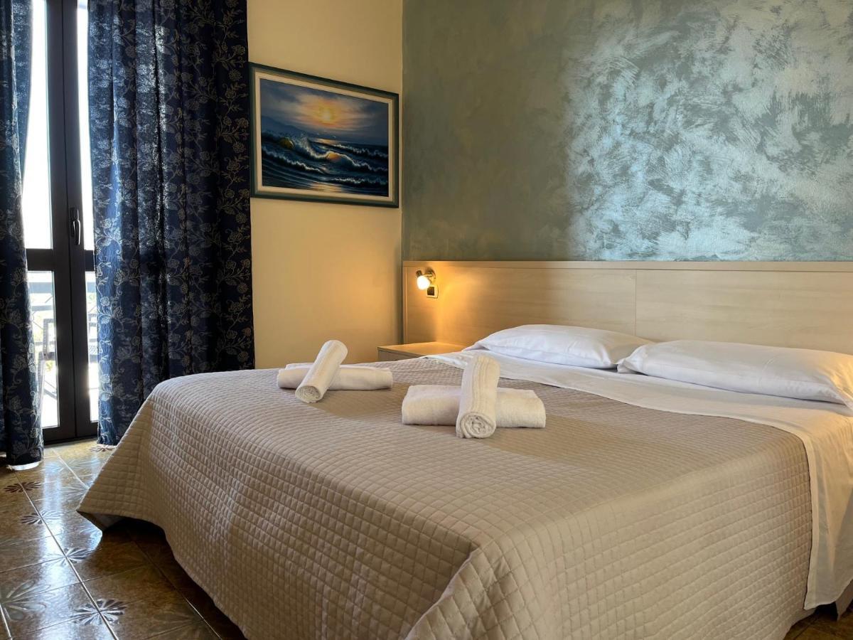 Hotel Renata Lazise Exteriör bild