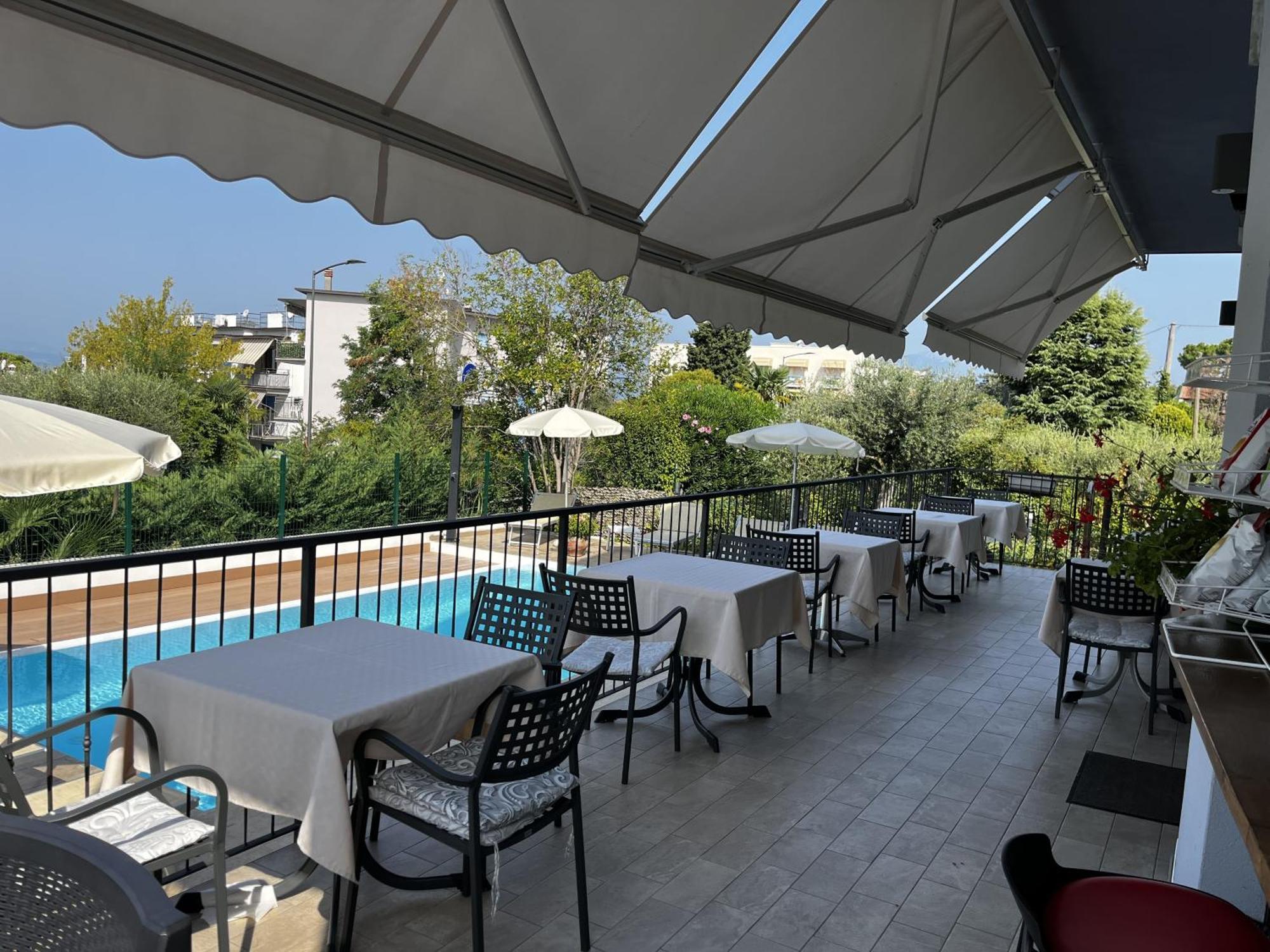 Hotel Renata Lazise Exteriör bild
